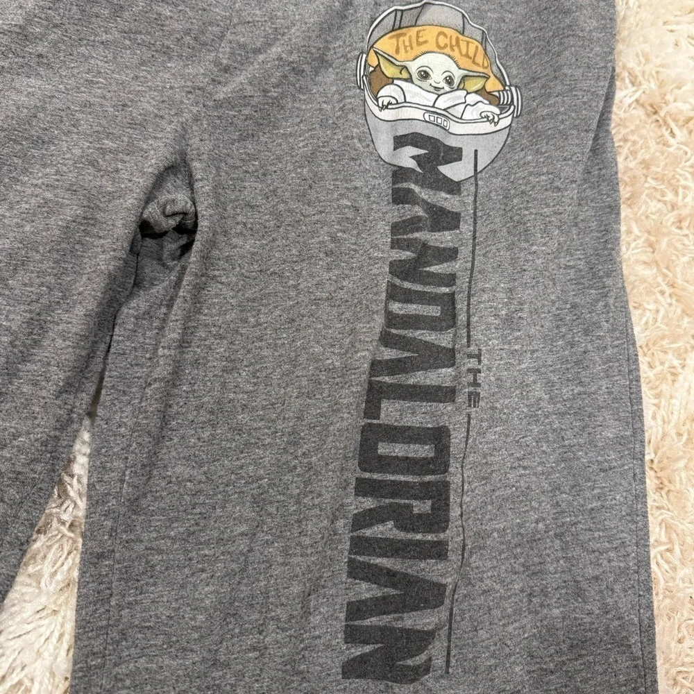 Box Lunch Star Wars Mandalorian Baby Yoda Heather Gray Lounge Pants